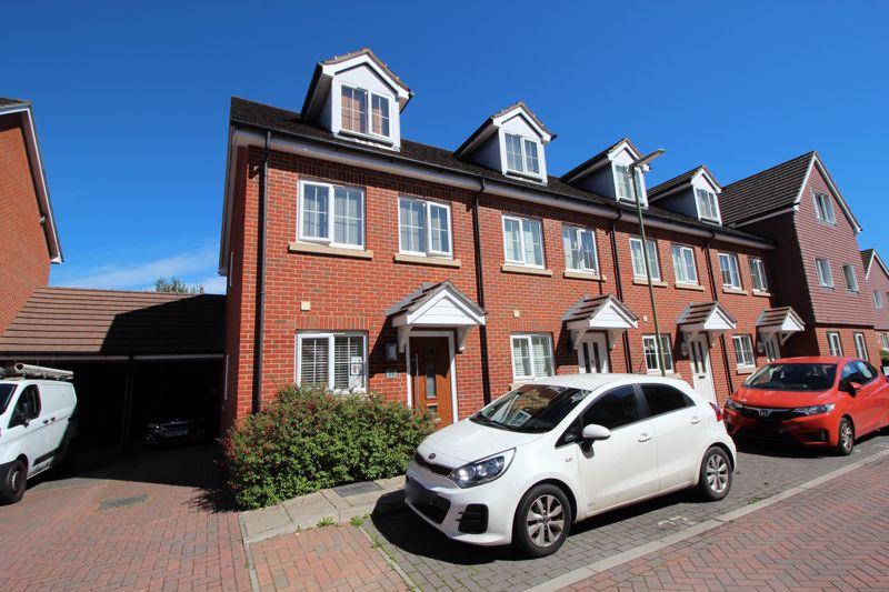 Watson Court Hedge End Southampton SO3 0AQ 3 Bed Semi Detached House