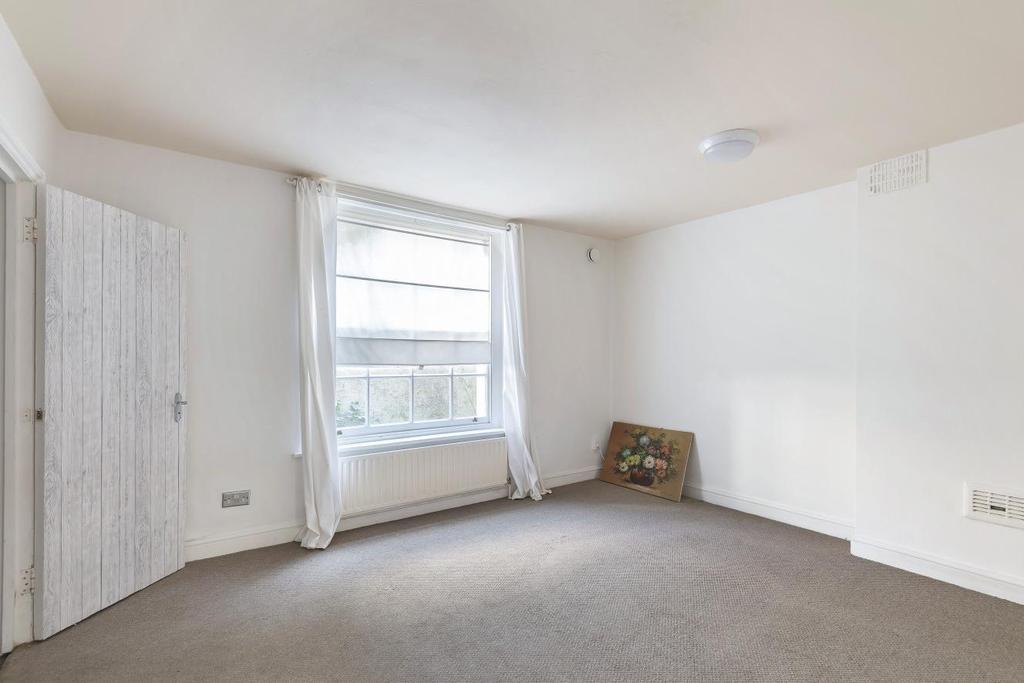 Balham Grove Balham 2 Bed Flat 525 000