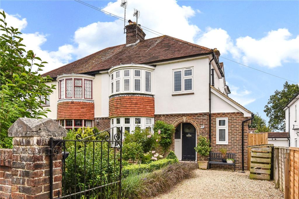 Woodbury Avenue Petersfield Bed Semi Detached House