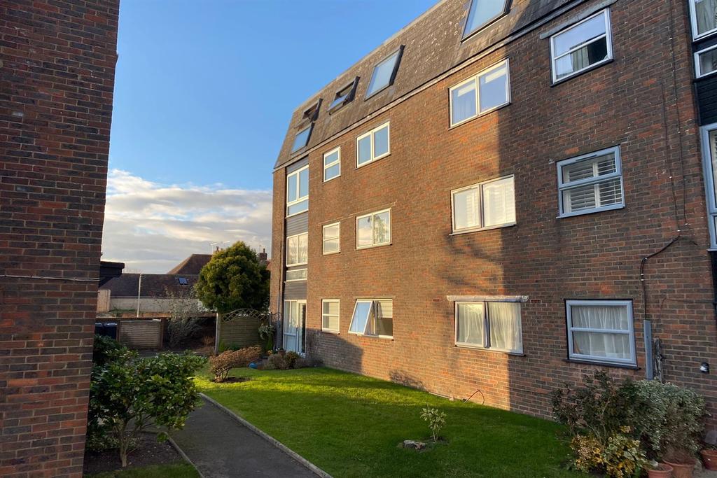 Castle Garden Swan Street Petersfield GU32 2 Bed Flat 1 150 Pcm