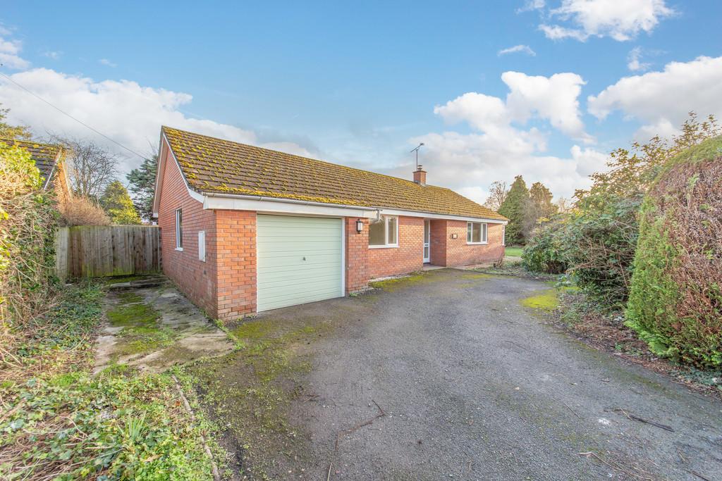 Kingsland Leominster Herefordshire HR6 9RS 3 Bed Detached Bungalow