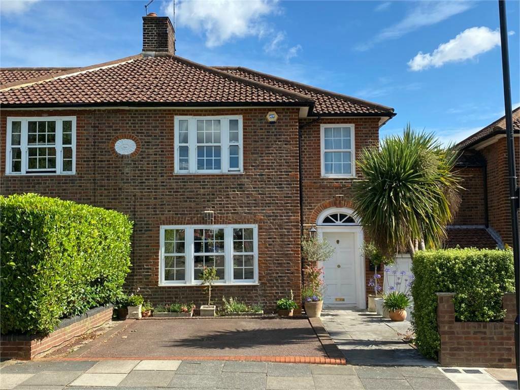 Grosvenor Road Muswell Hill N Bed Terraced House For Sale