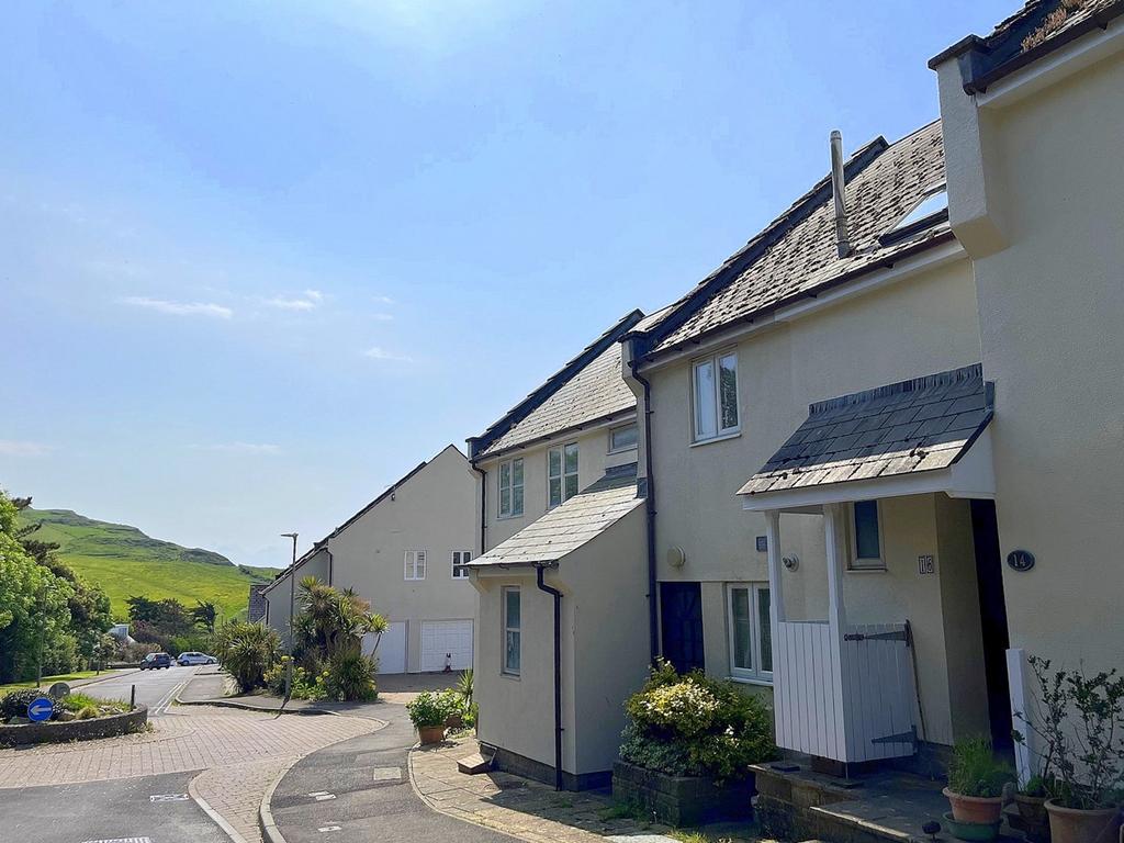 Hammonds Mead Charmouth Dt Bed Flat For Sale