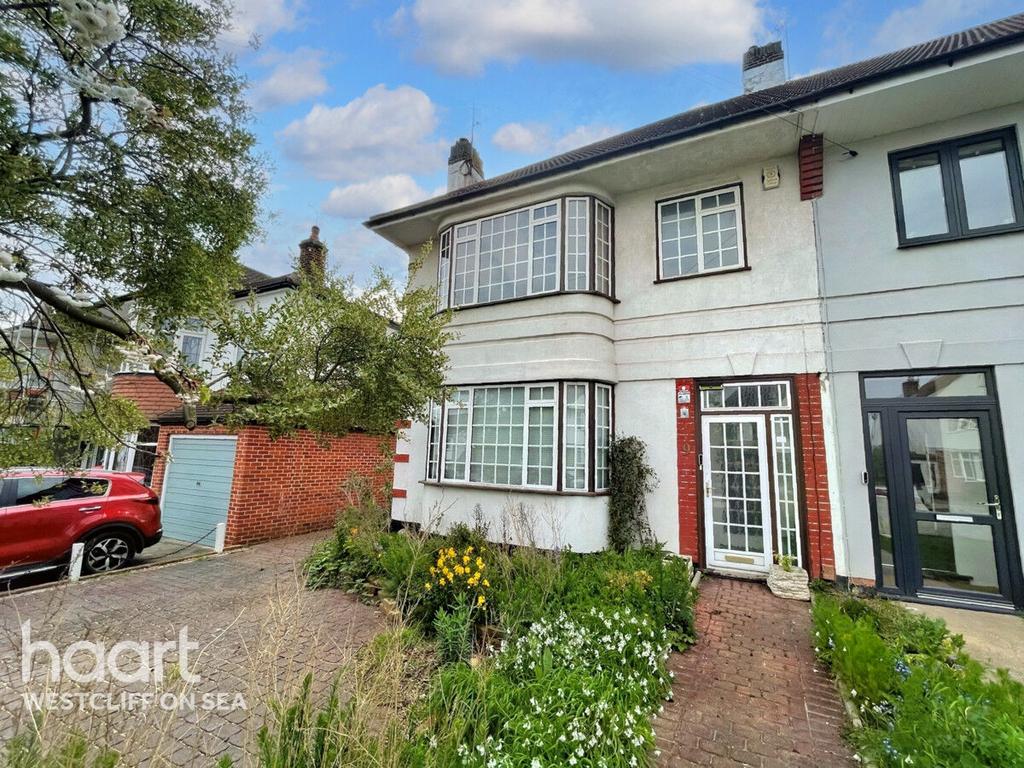 Mannering Gardens Westcliff On Sea Bed Semi Detached House