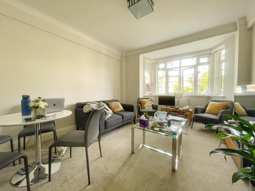 Chatsworth Court Pembroke Road London W Bed Flat Pcm