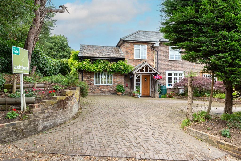 Leasey Bridge Lane Wheathampstead St Albans Hertfordshire 4 Bed