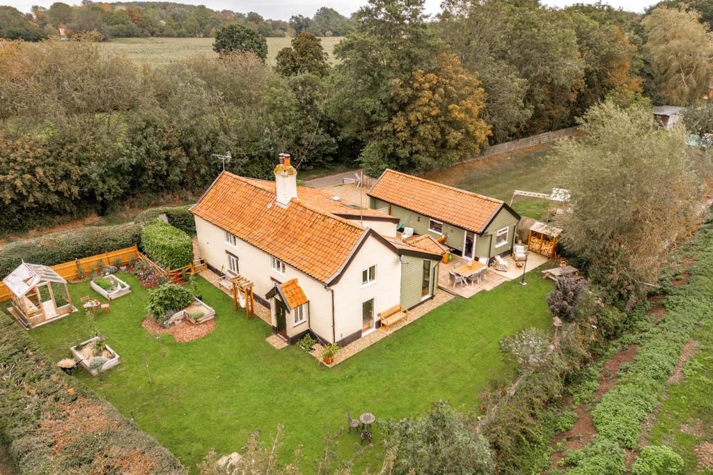 Tivetshall St Mary Bed Cottage