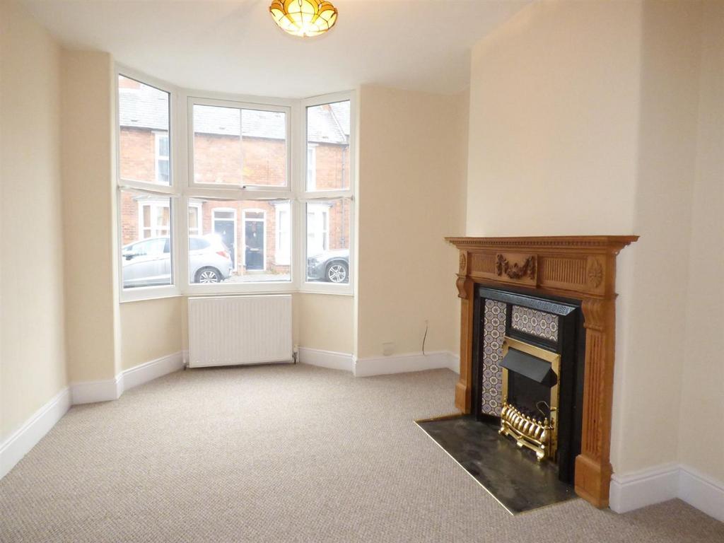 Wellesbourne Grove Stratford Upon Avon Bed Terraced House For Sale