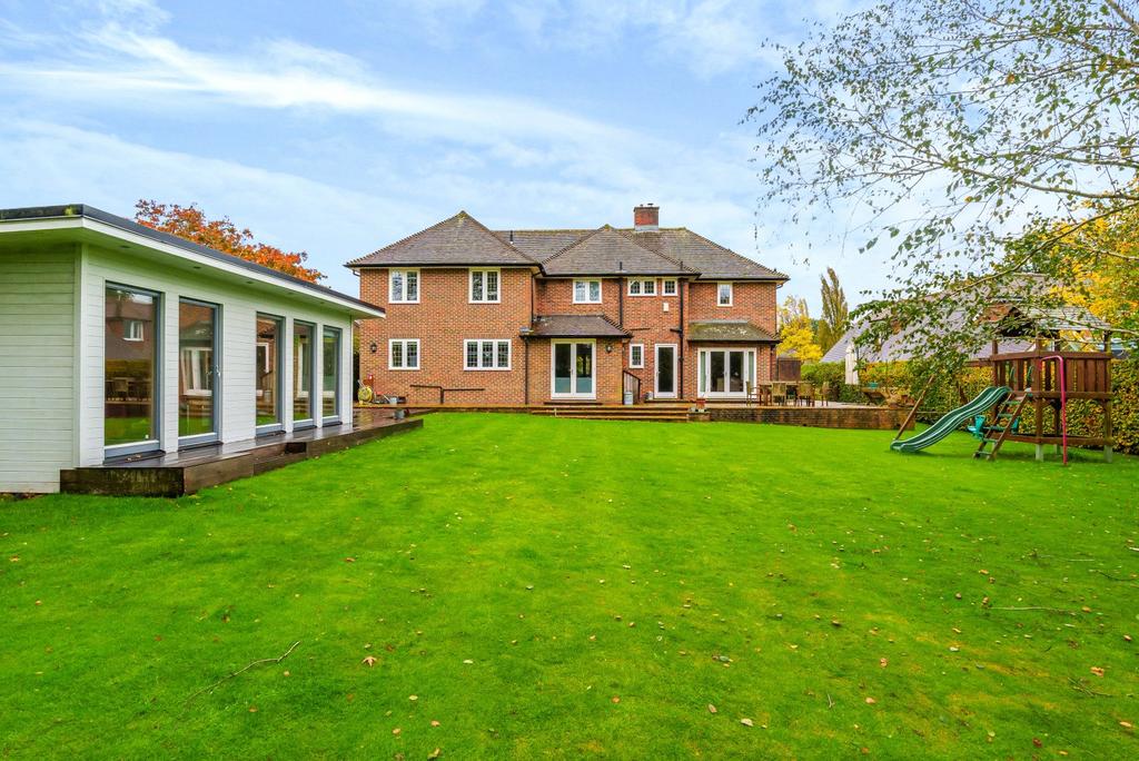 Highfields East Horsley KT24 5 Bed Detached House For Sale 1 950 000