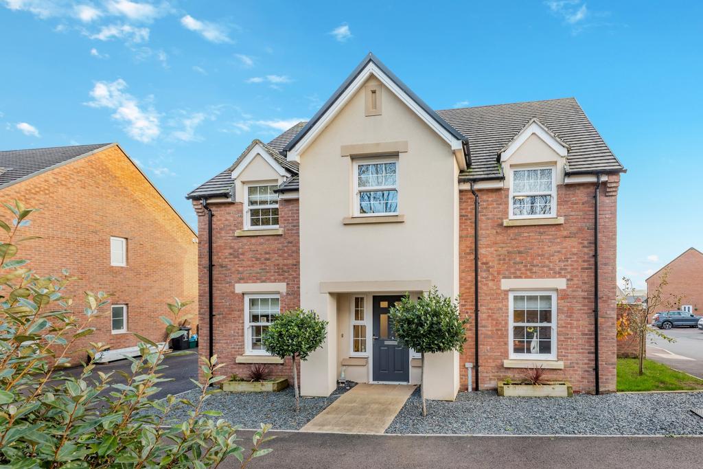 Abbots Gate Lydney Bed Terraced House For Sale