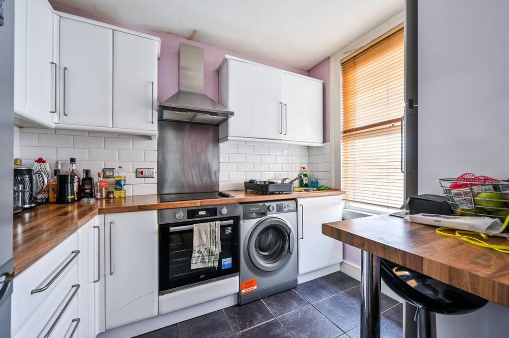 Lee High Road Lewisham London SE13 1 Bed Flat For Sale 225 000