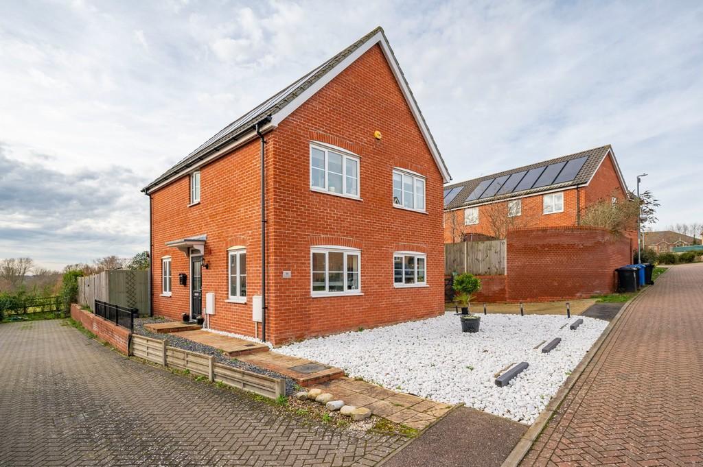 Sarah Rand Road Ipswich Ip Bed Detached House For Sale