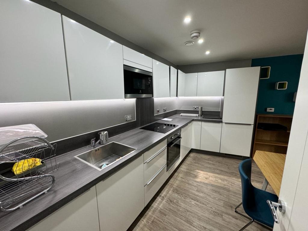 Roma Corte Renaissance Lewisham Se Bed Apartment Pcm