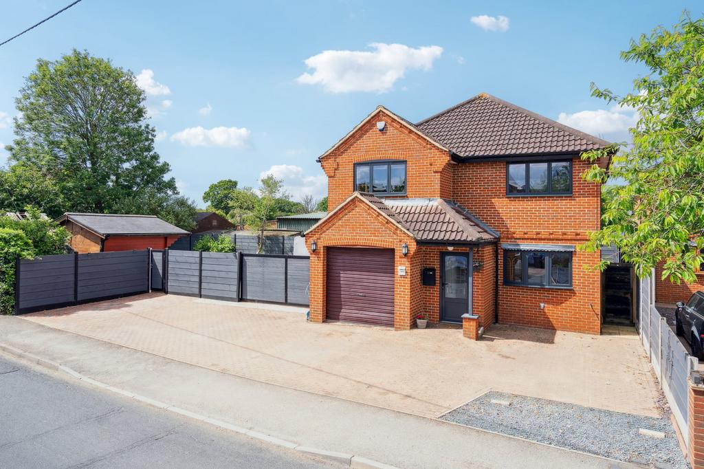 Swallow Street Iver Heath Sl Bed Detached House For Sale