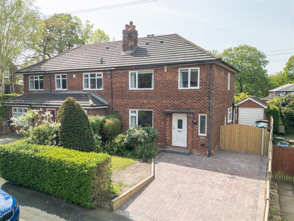 Orchard Avenue Lymm WA13 3 Bed Semi Detached House For Sale 395 000