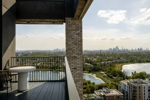 Zone 2 Waterside Living, undefined