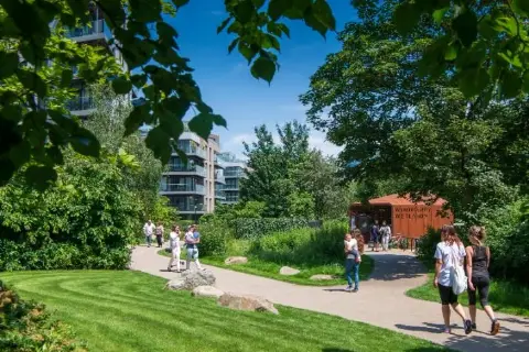 Zone 2 Waterside Living, undefined