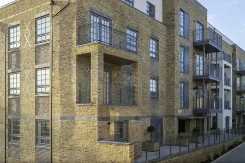 Ready to move in to, undefined