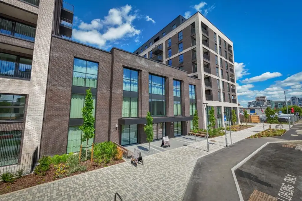 Stylish Living in Momento, undefined