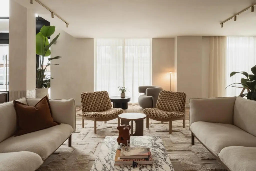 Stylish Living in Momento, undefined