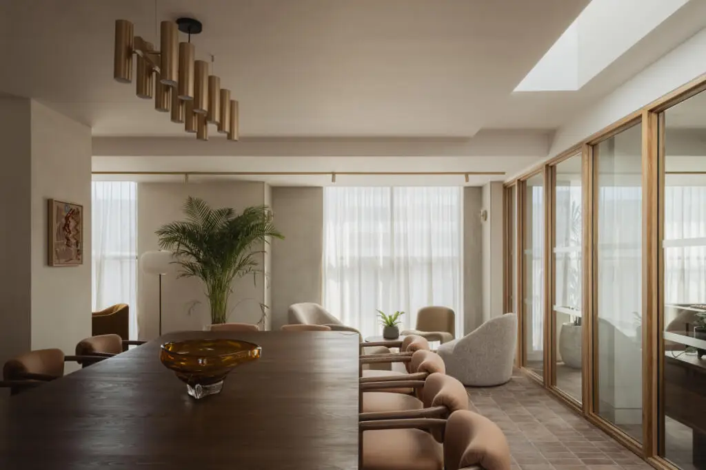 Stylish Living in Momento, undefined