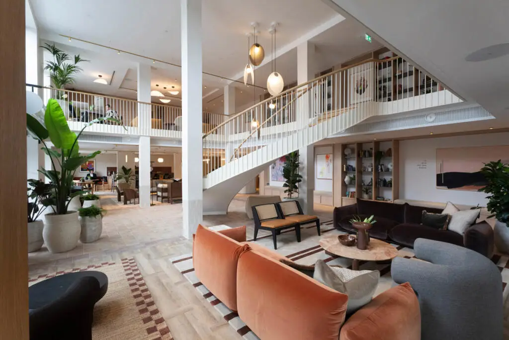 Stylish Living in Momento, undefined