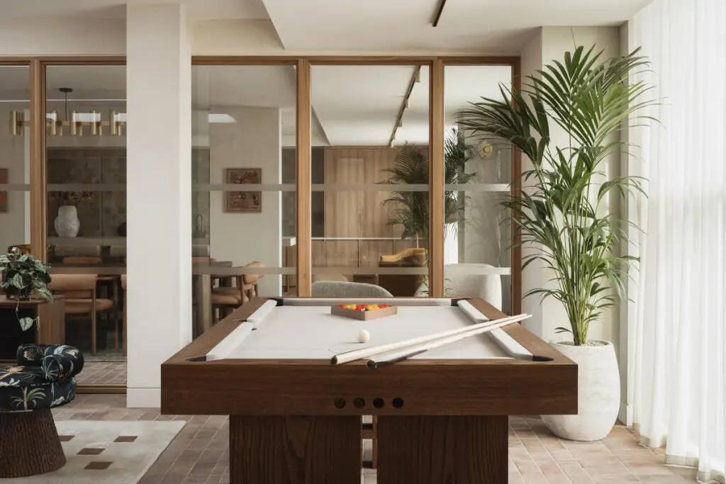 Stylish Living in Momento, undefined