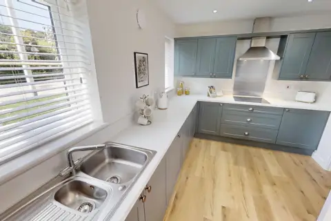 Move in For Christmas Offers, undefined