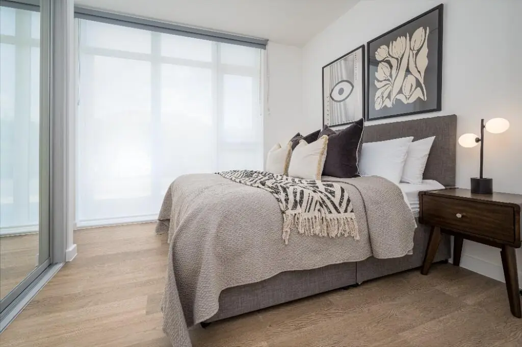 Come home to Walton Court, undefined