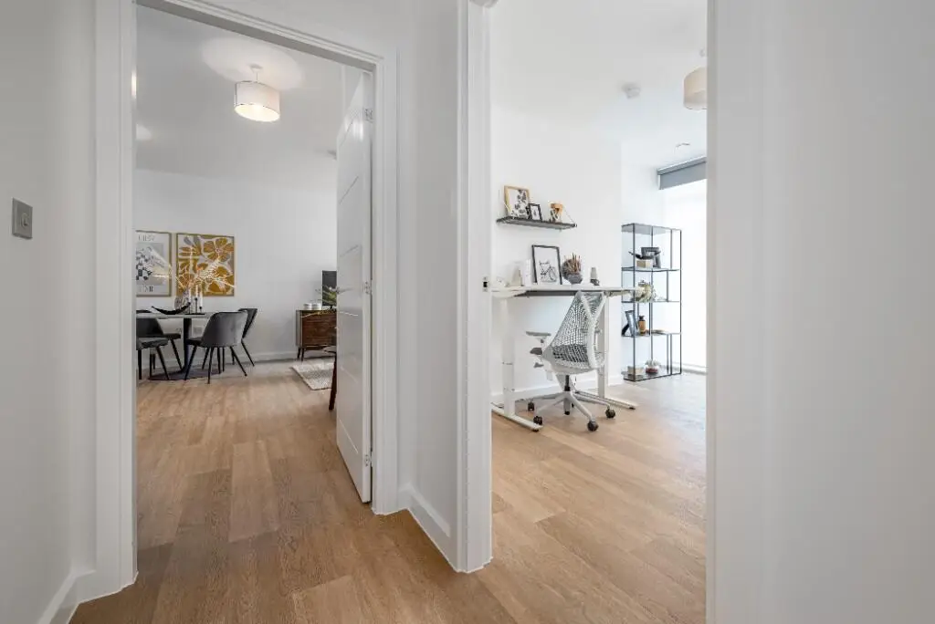 Come home to Walton Court, undefined