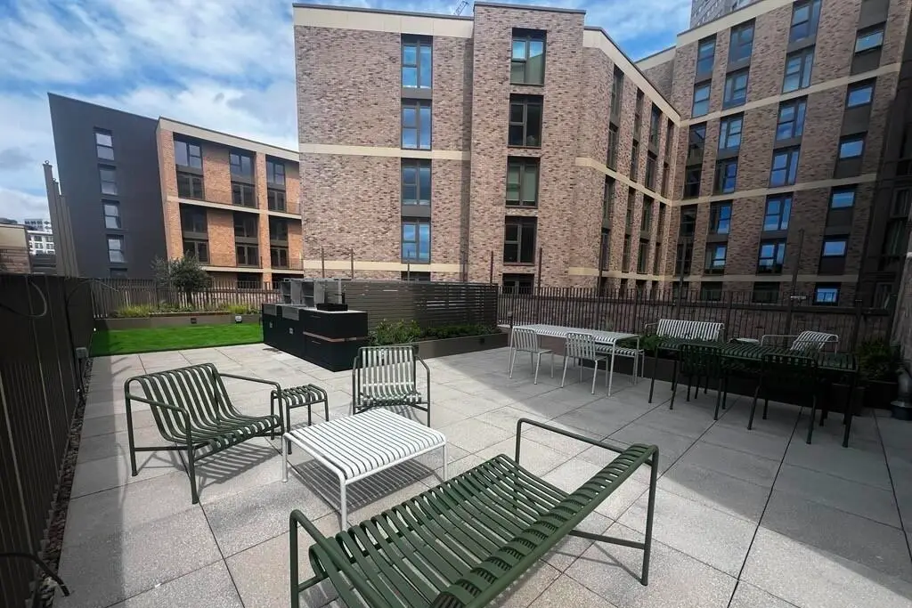 DISCOVER MODERN LIVING, undefined