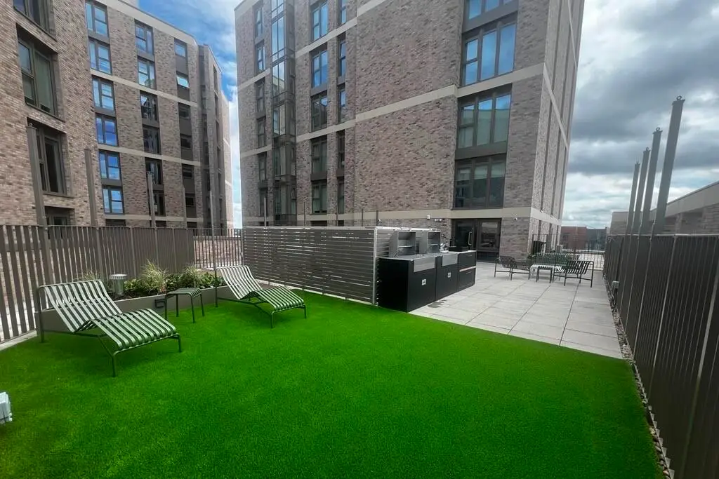 DISCOVER MODERN LIVING, undefined