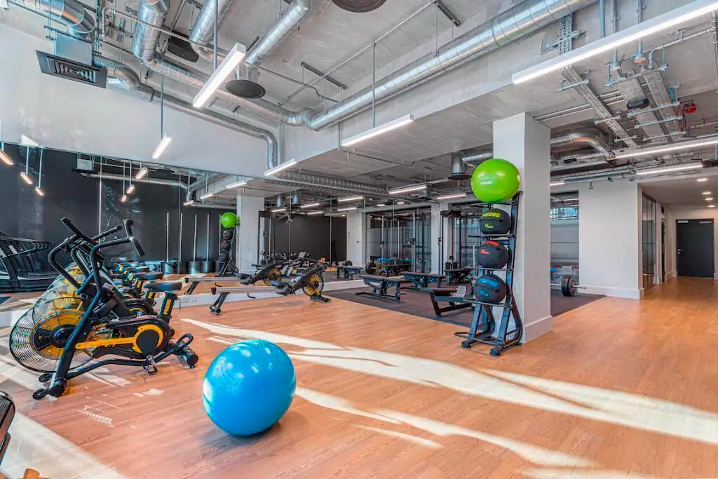 MODERN LIVING REINVENTED., undefined