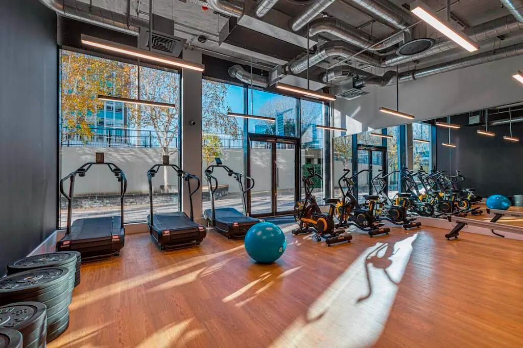 MODERN LIVING REINVENTED., undefined