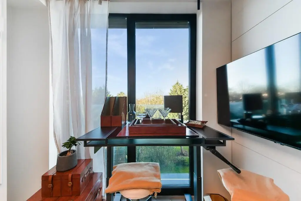 Green Serenity in the City, undefined