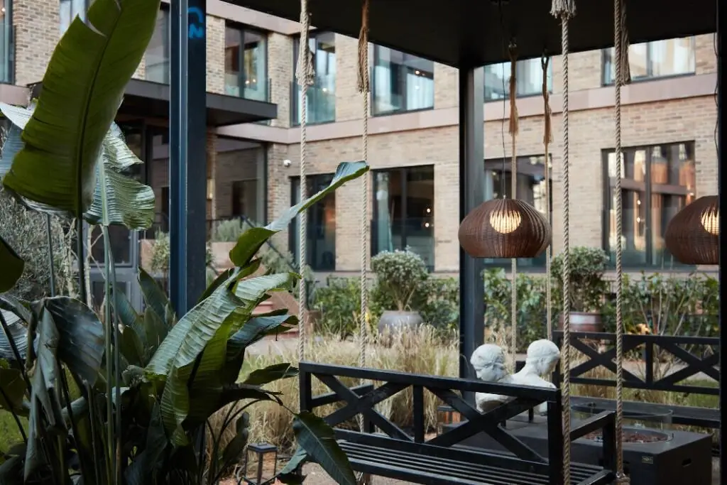 Green Serenity in the City, undefined