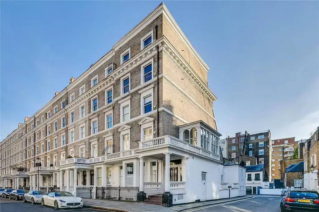 Looking in South Kensington?, undefined