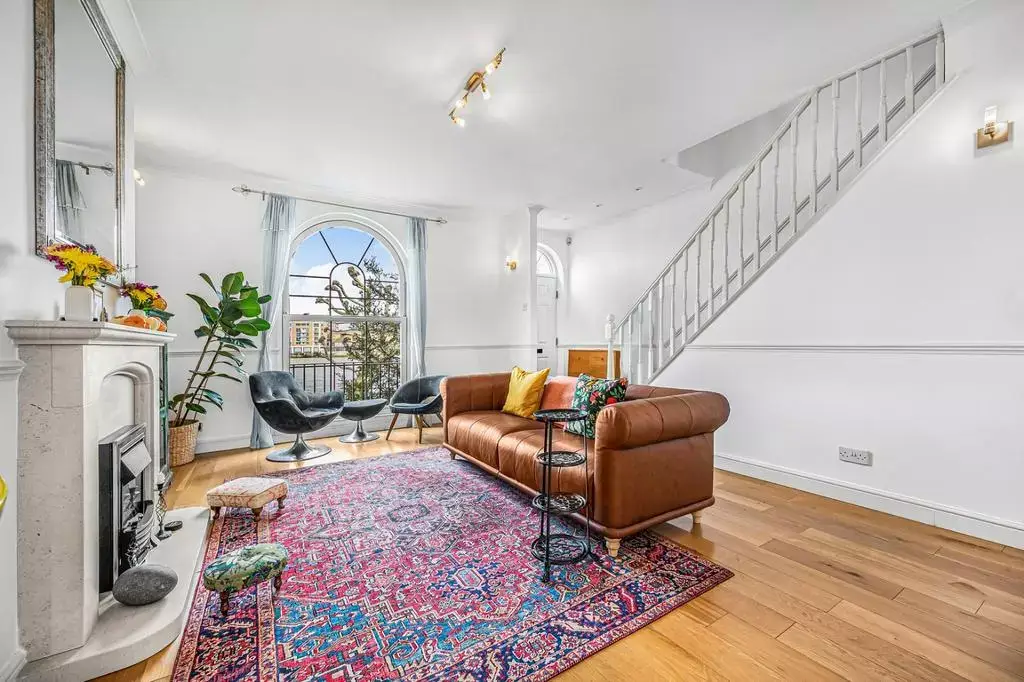 Looking in Surrey Quays?, undefined