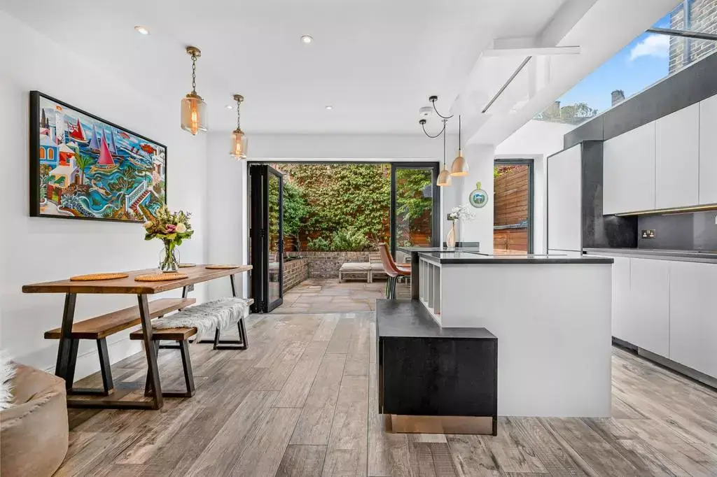 Looking in Hampstead?, undefined