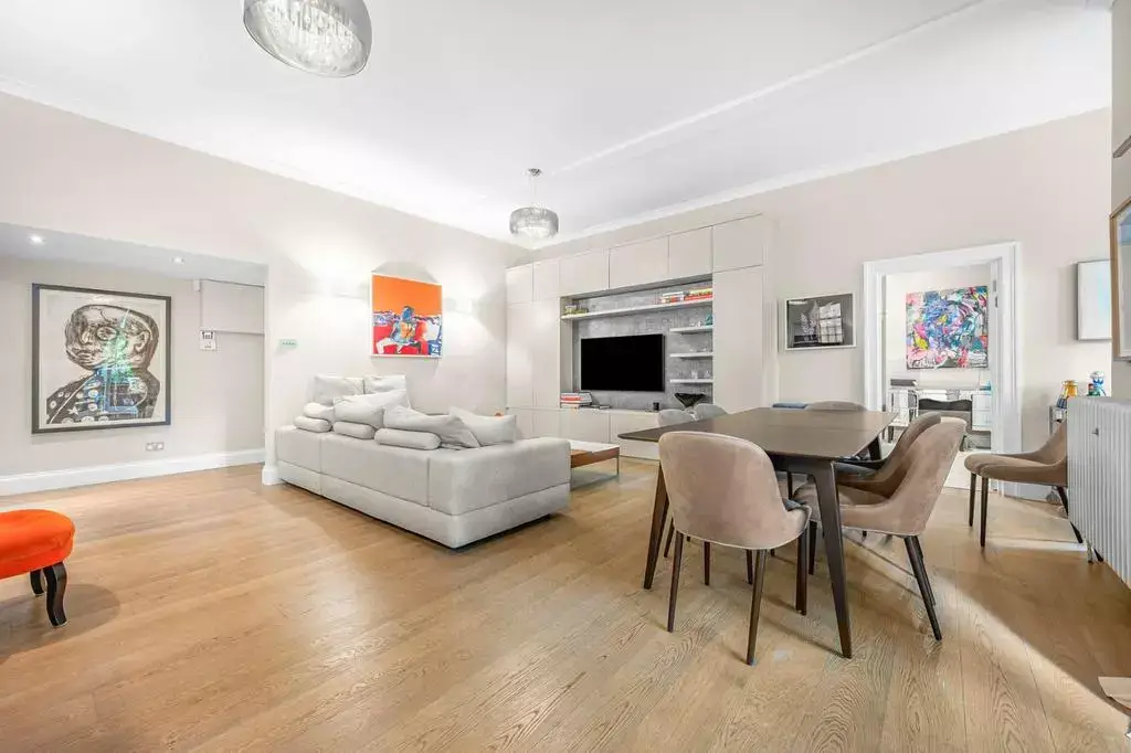 Looking in Hampstead?, undefined