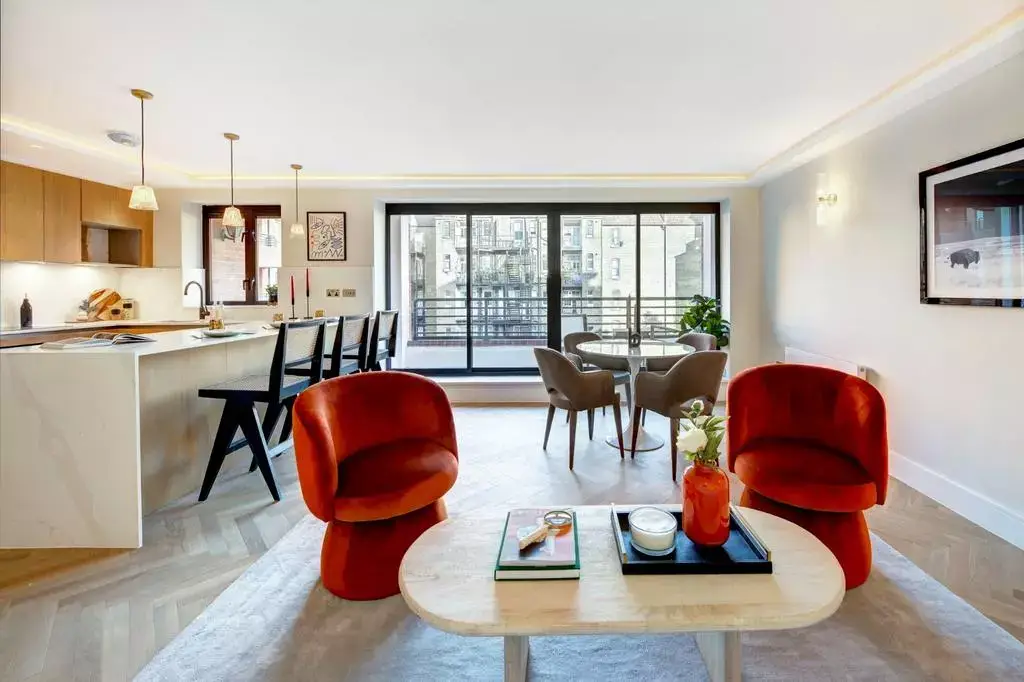 Looking in Kensington?, undefined