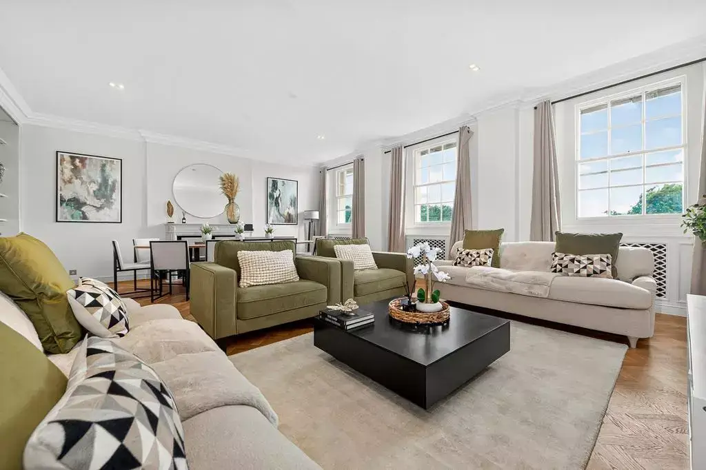 Looking in London?, undefined