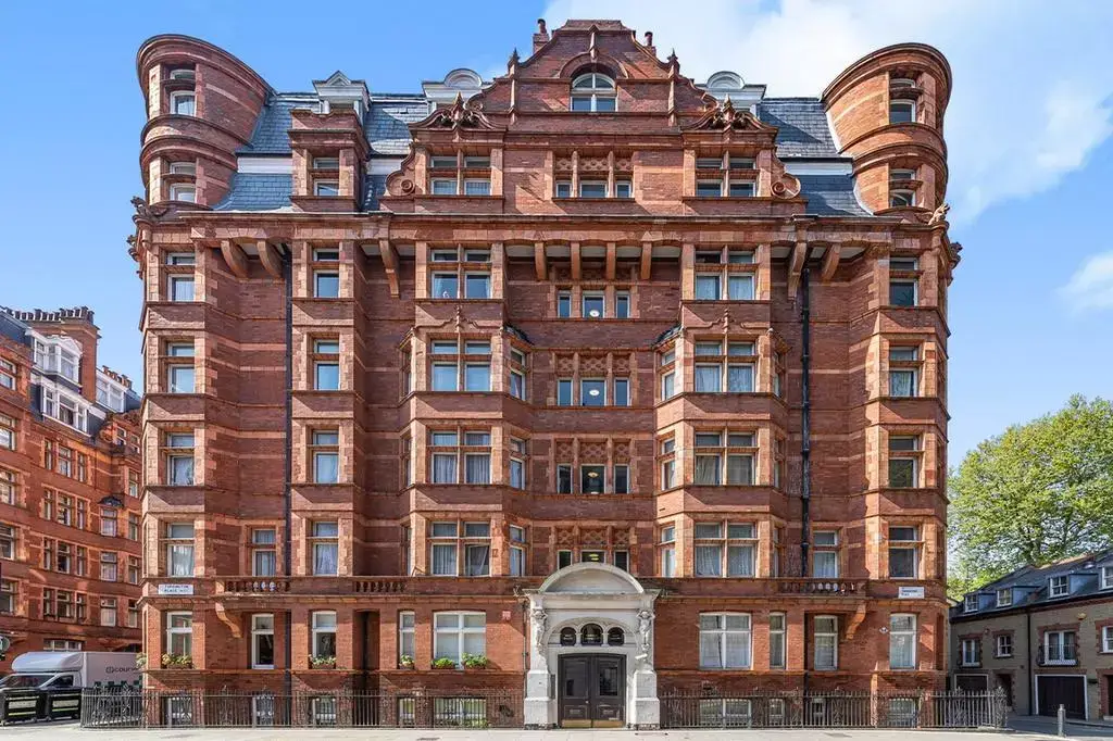 Looking in Covent Garden?, undefined