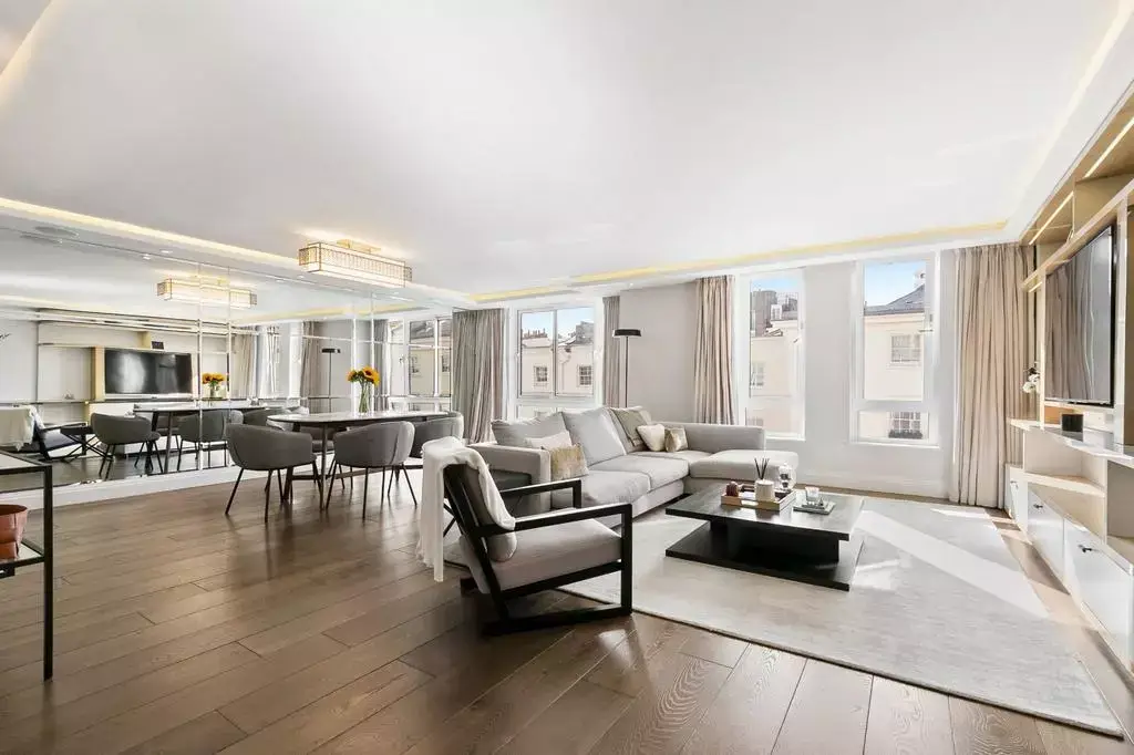 Looking in Knightsbridge?, undefined