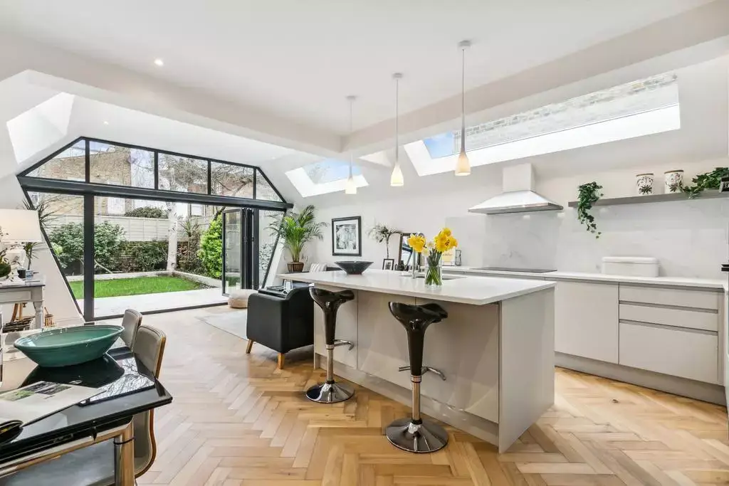 Looking in Fulham?, undefined