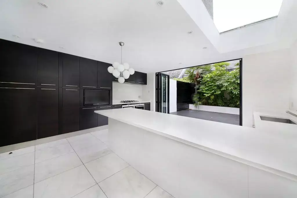 Looking in Battersea?, undefined