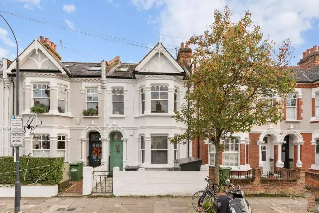 Looking in Fulham?, undefined