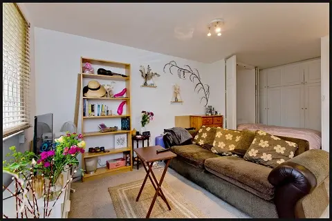 Let your property with Des Res, undefined