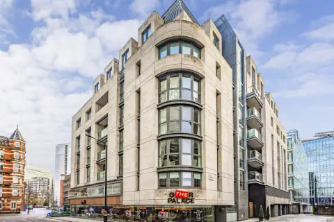 Luxury London Living, undefined