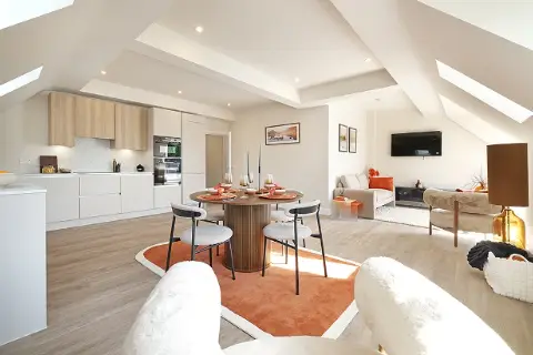 Luxury Living, Lower Bills, undefined